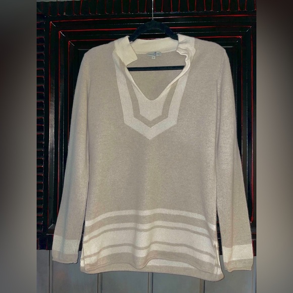 Cortland Park Sweaters - CORTLAND PARK - V-Neck Cashmere Sweater